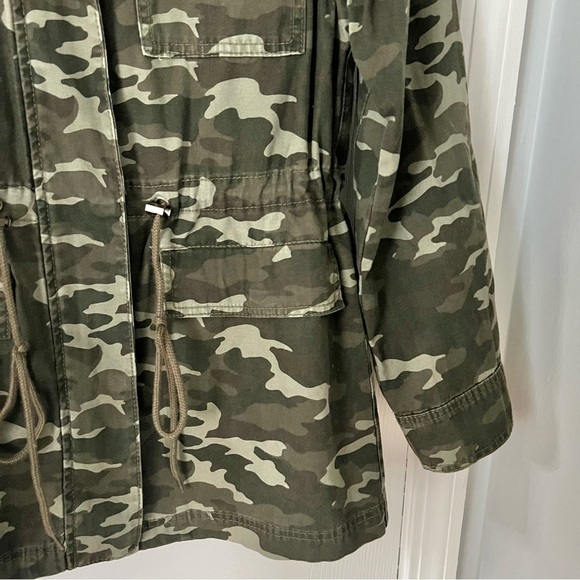 Universal Thread Women’s Green Camo Canvas Cotton Utility Jacket Hooded S Small - Picture 3 of 8